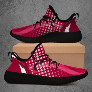 Cincinnati Bearcats NCAA YEEZY Sport Teams Top Branding Trends Custom Perfect Gift For Fans Shoes Yeezy v2 Sneakers