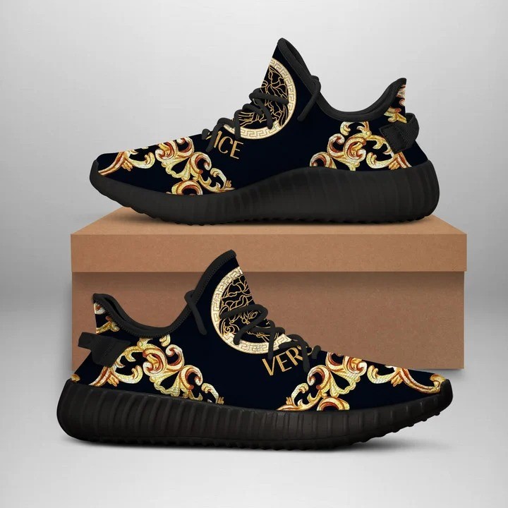Versace-Yeezy-Couture-Versace-Sneaker-2022-Custom-Luxury-Shoes-YHC181-1