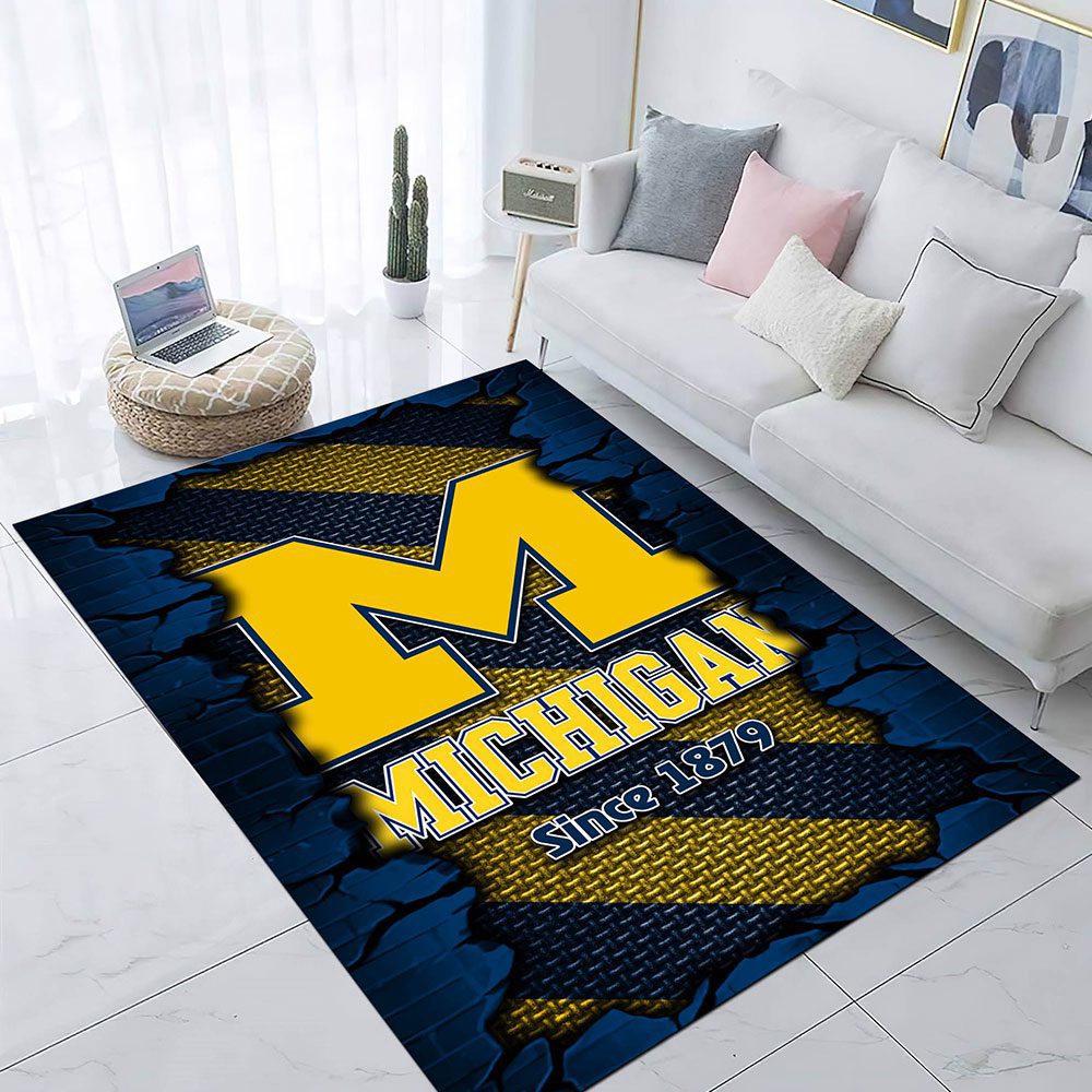 Michigan-Wolverines-Football-Rectangular-Rug-Floor-Decor-GRR1127-3